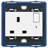 Switched 2P+E 13A English outlet white