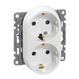 2x2P+E German std socket outlet Niloé -with shut. -compact - screw term. -white