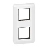 Mosaic plate with support for 2 x 2 vertical mounting modules - white