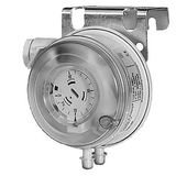 QBM81-3 - Differential pressure switch, 20...300 Pa