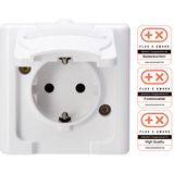 Earthed socket outlet with hinged lid