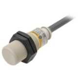 Proximity sensor, plastic body, inductive, M18, shielded, 5mm, DC, 3-w