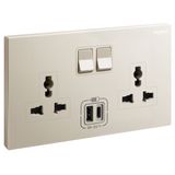 CHAMP 2G MULTISTANDARD SWITCHED SOCKET WITH TWO USB TYPE A+TYPE C
