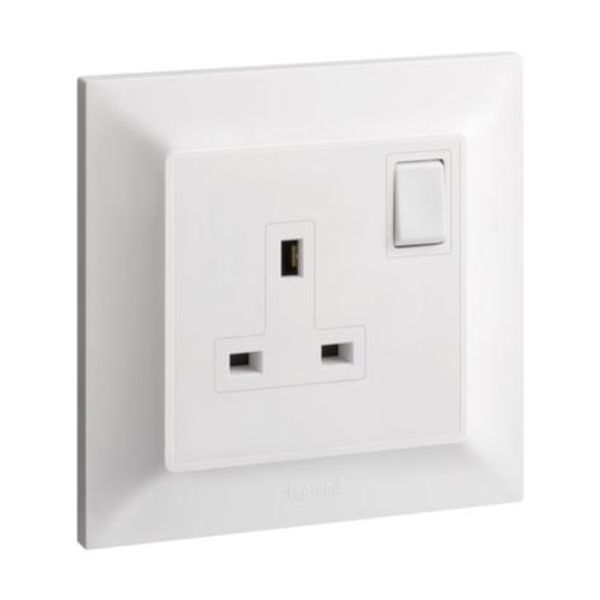 Belanko S 1 gang BS switched socket outlet - 13A - White image 1