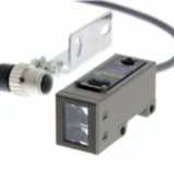 Photoelectric sensor, Diffuse, 700 mm range, Horizontal, NPN/PNP, M12 image 2