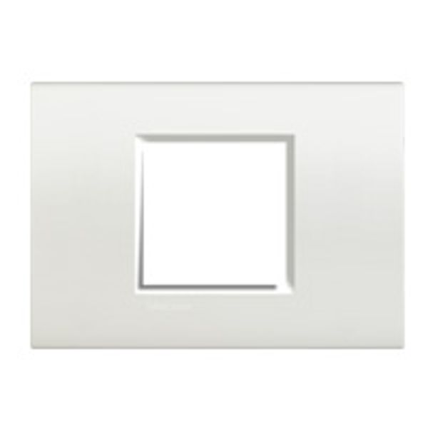 LL - cover plate 2M white image 1