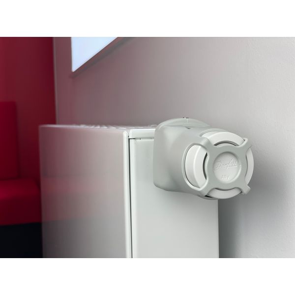 Danfoss Ally™ Protect | Tamper proof shell for the Ally™ and ECO™ eTRVs with RA adapter type image 2