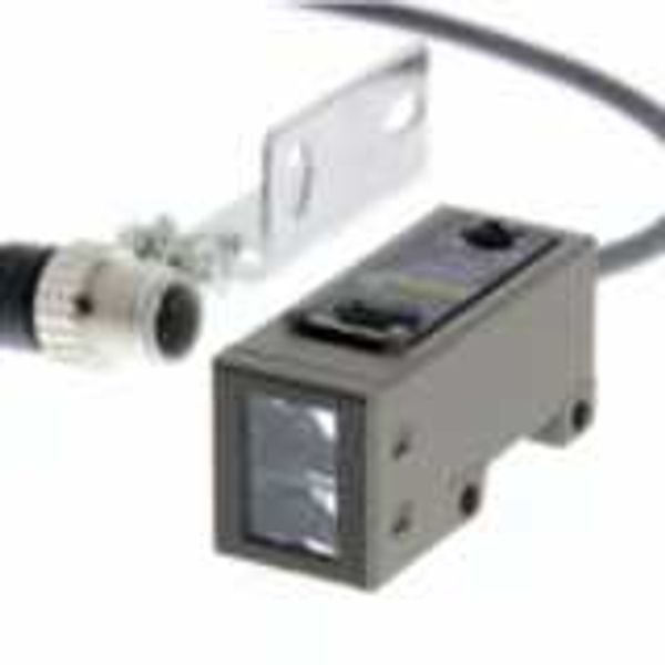 Photoelectric sensor, Diffuse, 700 mm range, Horizontal, NPN/PNP, M12 image 1