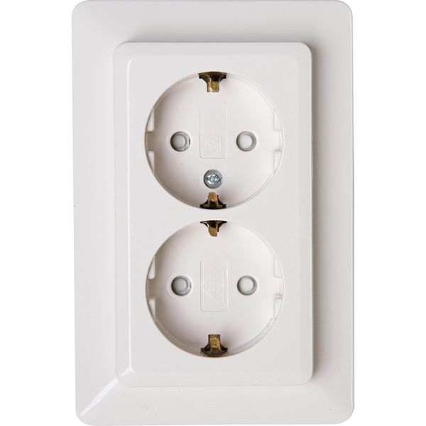 Double earthed socket outlet, with shutt image 1