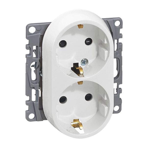 2x2P+E German std socket outlet Niloé -with shut. -compact - screw term. -white image 1
