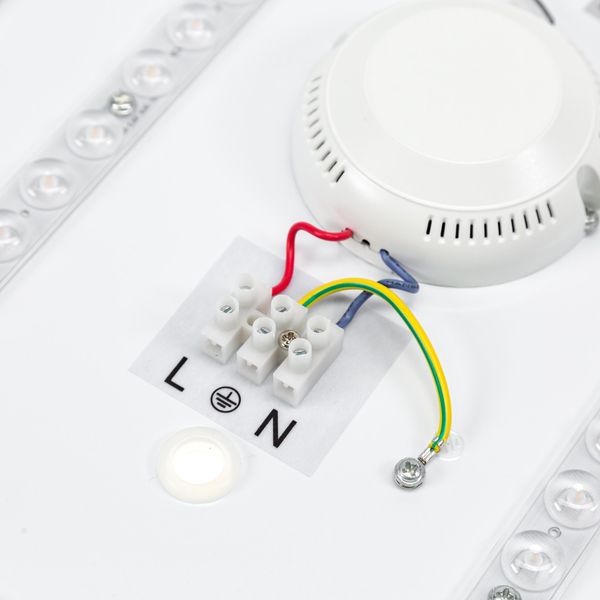 NYMPHEA 2 LED 230V 36W IP20 IK10 CW SQUARE image 9