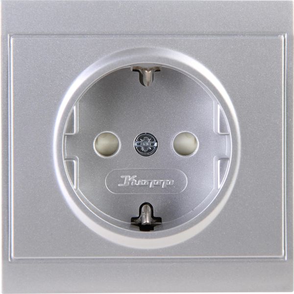 Earthed socket outlet with shutter image 1