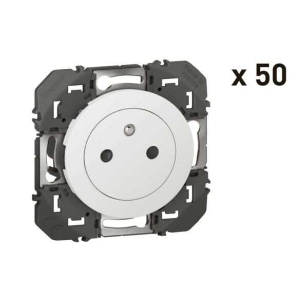 Set of 50 2P+E surface dooxie 16A white finish power sockets image 1