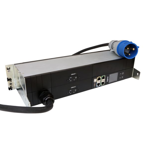 PDU switched 19 inches 1 phase 32A with 16 x C13 outlets with IEC 60309 input image 1