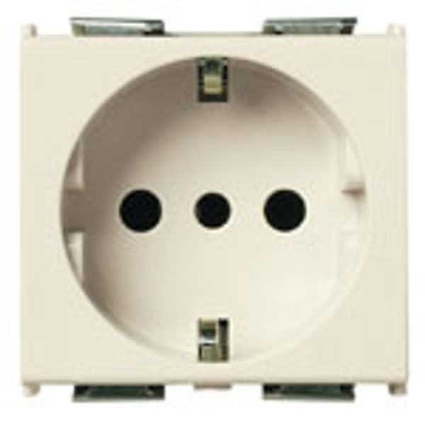 2P+E 16A P30 outlet image 1