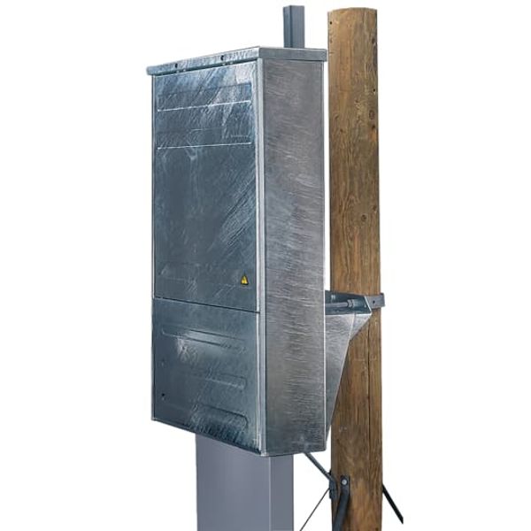 CDCP 040 Pole-mounted enclosure image 1