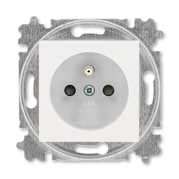 5519H-A02357 68 Sigle socket outlet with earthing pin image 1