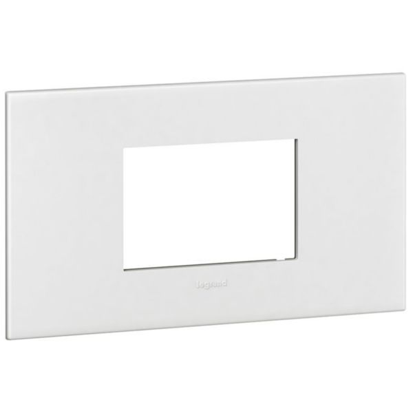 Arteor Surround Plate Shaver Socket/3 Module Square White image 1