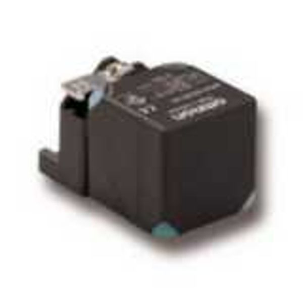 Long distance square inductive proximity sensor, 20 mm, shielded, NPN image 1