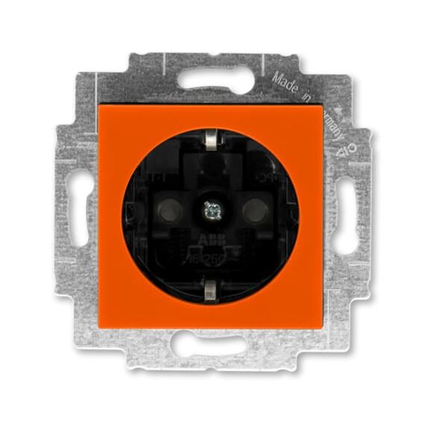 5520H-A03457 66 Socket outlet with earthing contacts, shuttered image 1