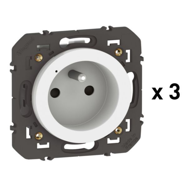 Pack 3 connected power sockets dooxie with Netatmo 16A 3680W with consumption measurement and monitoring - white without plate image 1