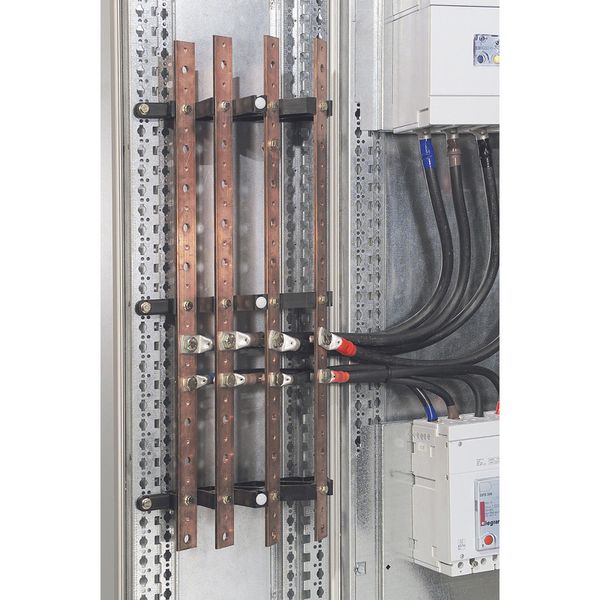 Isolating support for XL³ - 1 bar/pole - up to 400 A - vertical busbars at back image 1