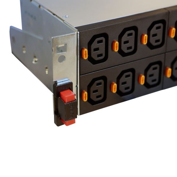 PDU metered vertical 1 phase 32A with 36 x C13 + 6 x C19 outlets IEC60309 input image 12