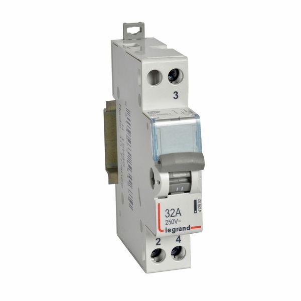 Changeover switch - 2-way with centre point - 250 V~ - 32 A - 1 module image 1