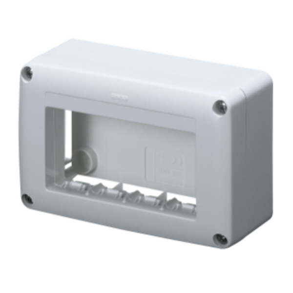 SELF-SUPPORTING DEVICE BOX  FOR SYSTEM DEVICE - SKIRT AND FRAMNE TRUNKING - 4 GANG - SYSTEM RANGE - WHITE RAL 9010 image 1