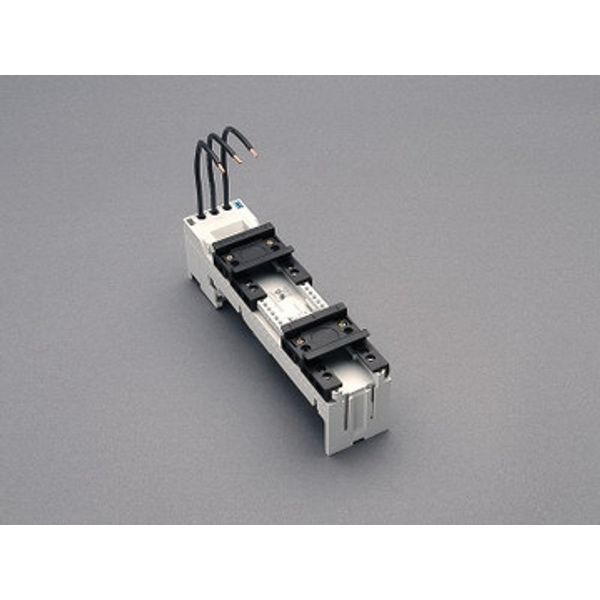 Busbar adapter 16A, aligned to switchgear image 1