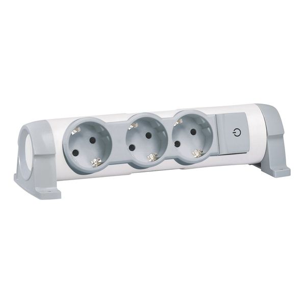 Multi-outlet extension for comfort - 3x2P+E orientable - w/o cord image 2