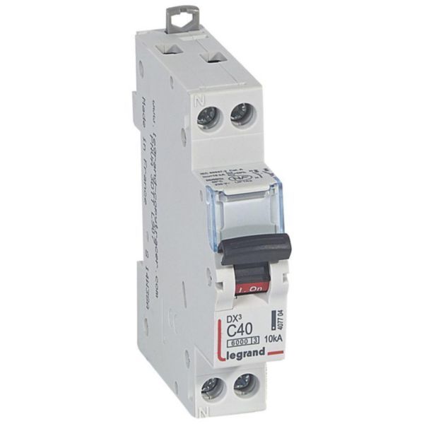 DX³6000 10kA high inlet and low outlet U+N screw circuit breaker 230V~ - 40A - curve C - 1 module image 1