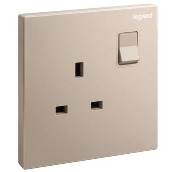 Galion - 1 gang British Standard switched single pole socket outlet with power indicator - 13A - Rose Gold image 1