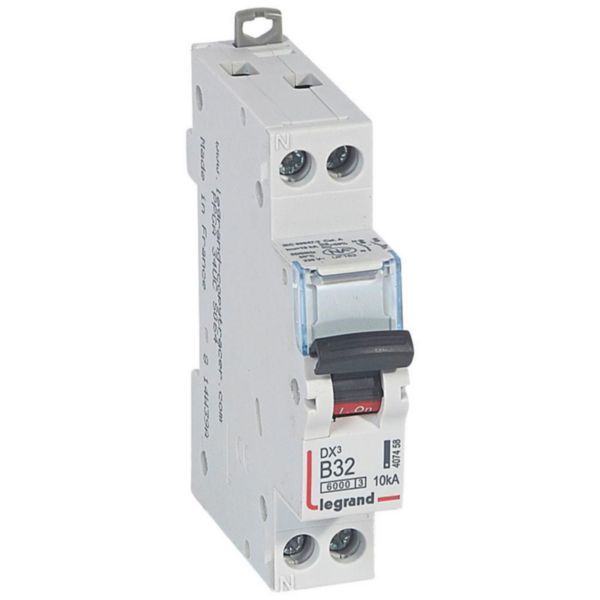 DX³6000 10kA high inlet and low outlet U+N screw circuit breaker 230V~ - 32A - curve B - 1 module image 1