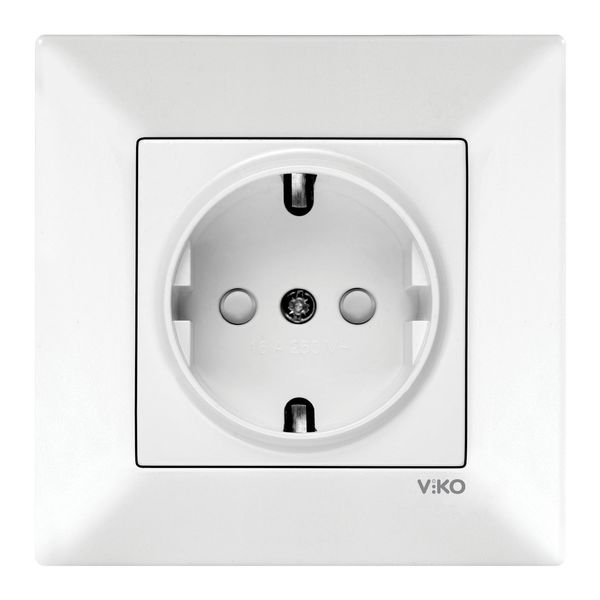 Meridian White Earthed Socket Child Protection image 1