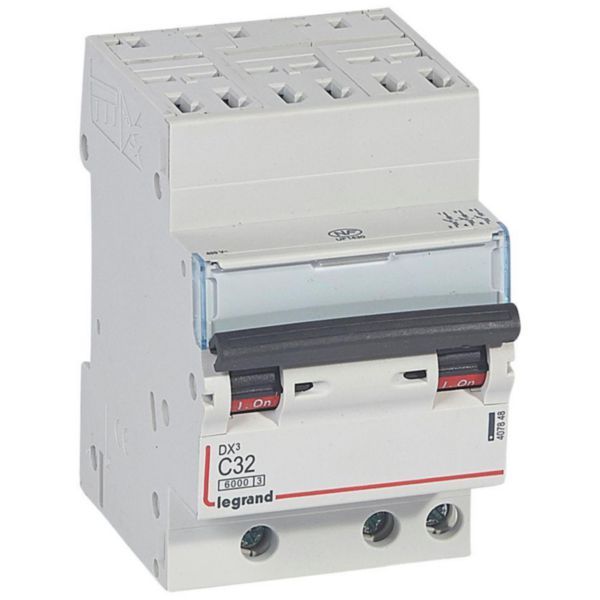 DX³6000 10kA high inlet automatic low outlet screw circuit breaker 3P 400V~ - 32A - curve C - for optimized HX³ comb image 1